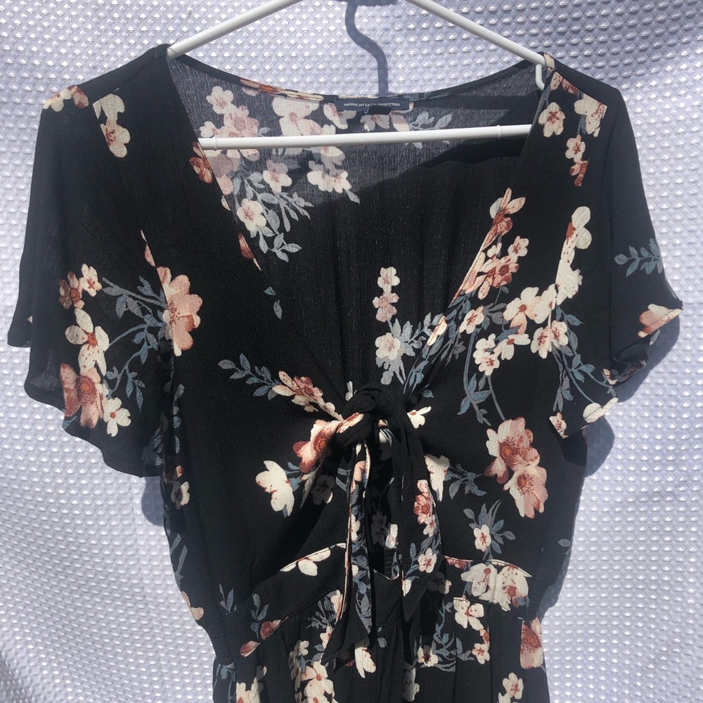 Black Floral romper American Eagle - Picture 2 of 4